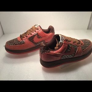 Nike Air Force 1 Retro 2002 Size: Men 7M Wom’s 9M
